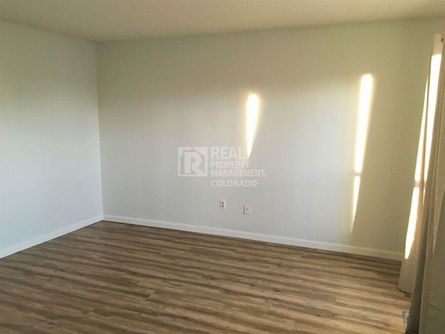2607 W 101st Pl - Photo 4 of 25
