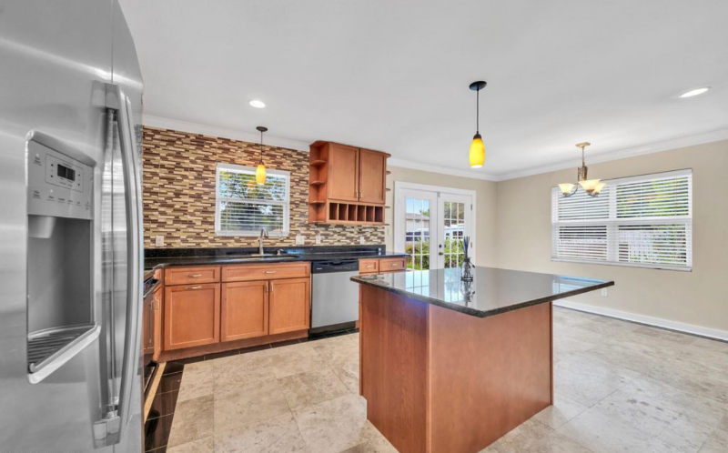 536 Benning Dr - Photo 6 of 18