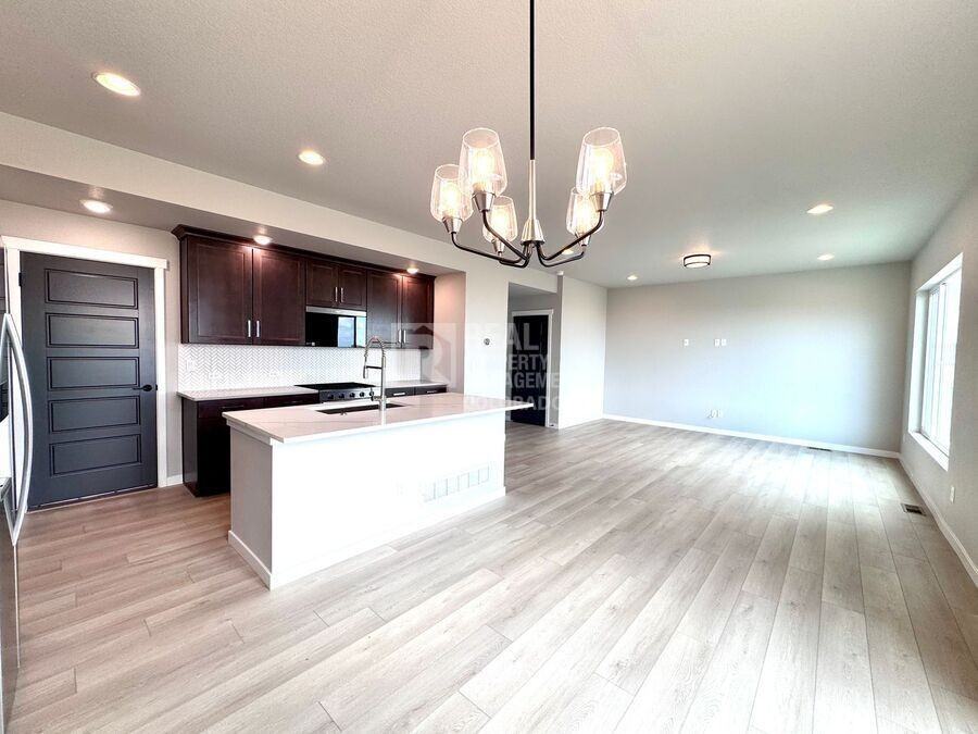 6997 Knapp Dr - Photo 3 of 22