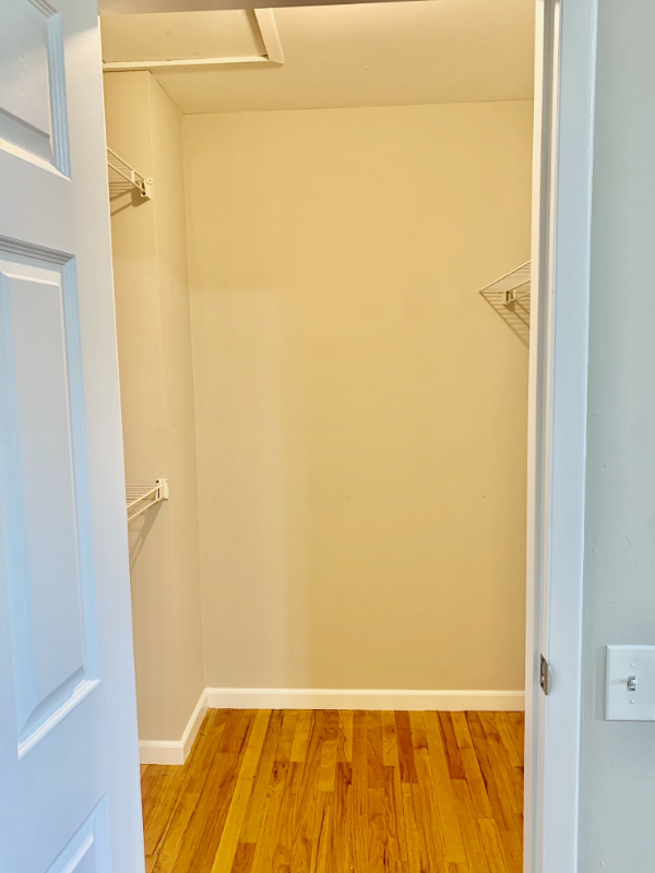 1141 Oldfarm Dr - Photo 6 of 13