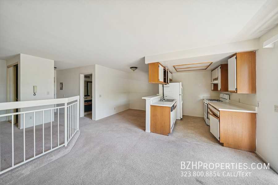 1519 N Martel Ave #201 - Photo 2 of 8