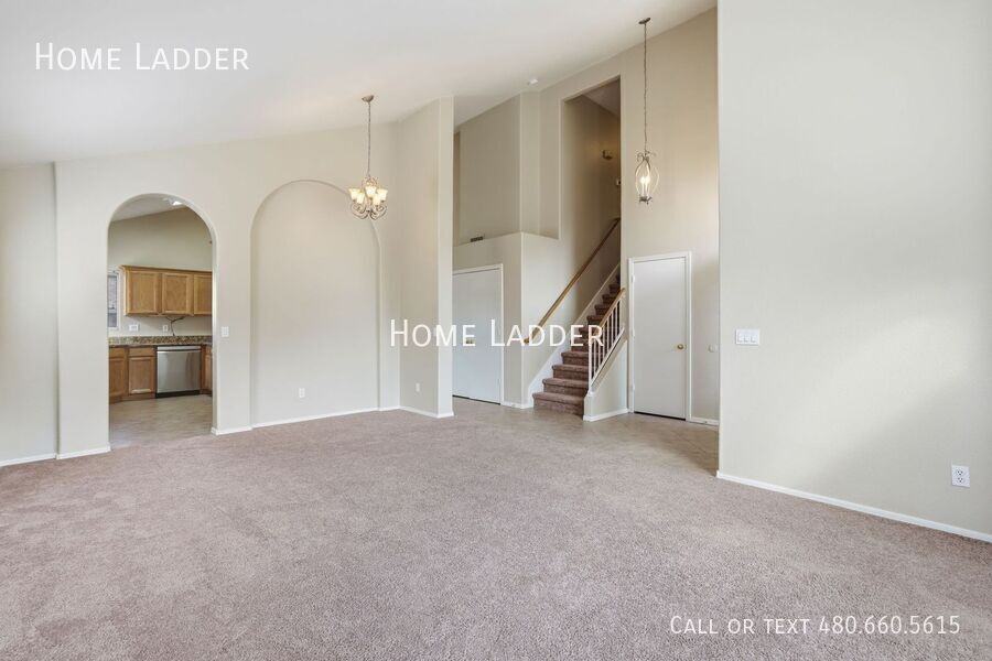 599 W Country Estates Ave - Photo 3 of 33