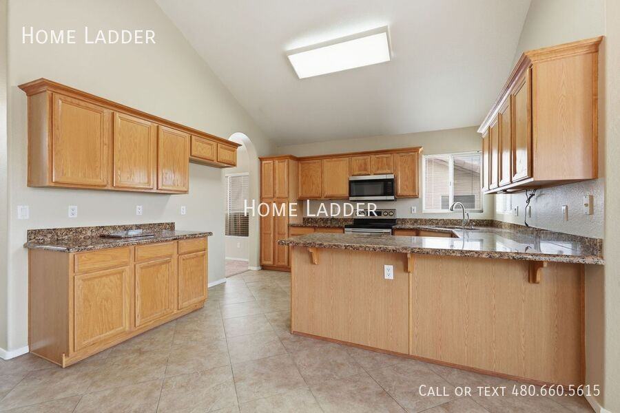 599 W Country Estates Ave - Photo 5 of 33