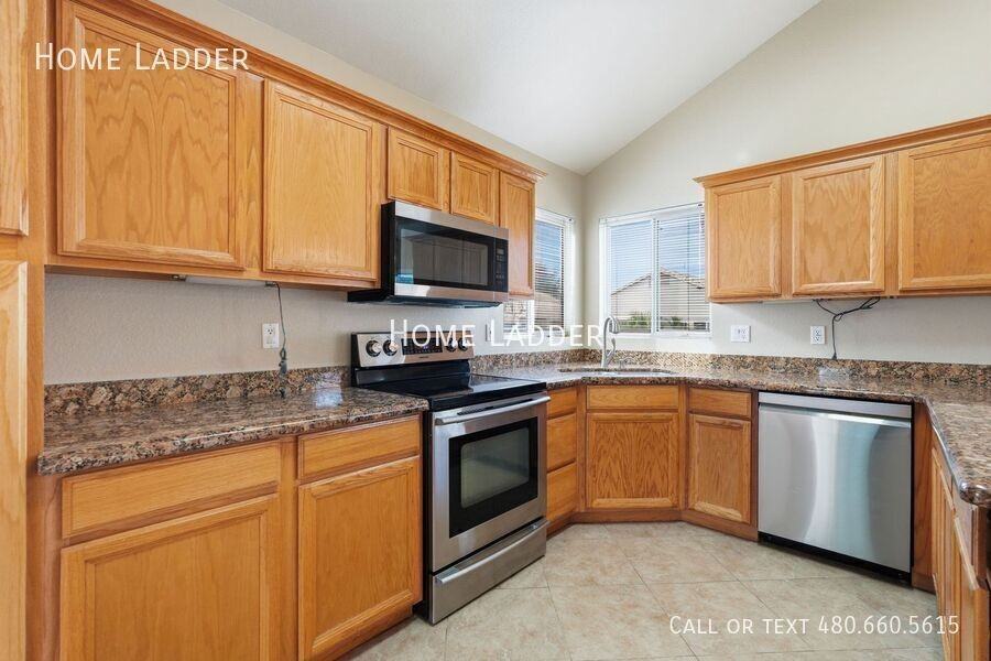 599 W Country Estates Ave - Photo 6 of 33