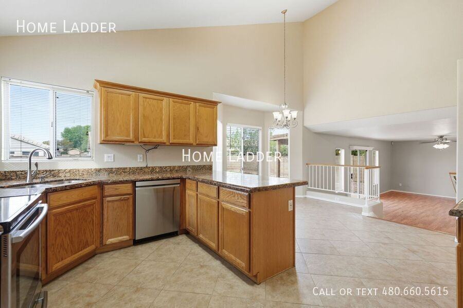 599 W Country Estates Ave - Photo 7 of 33