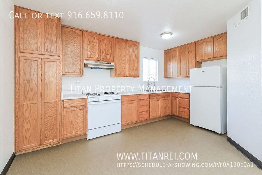 3736 Astoria St #102 - Photo 4 of 18