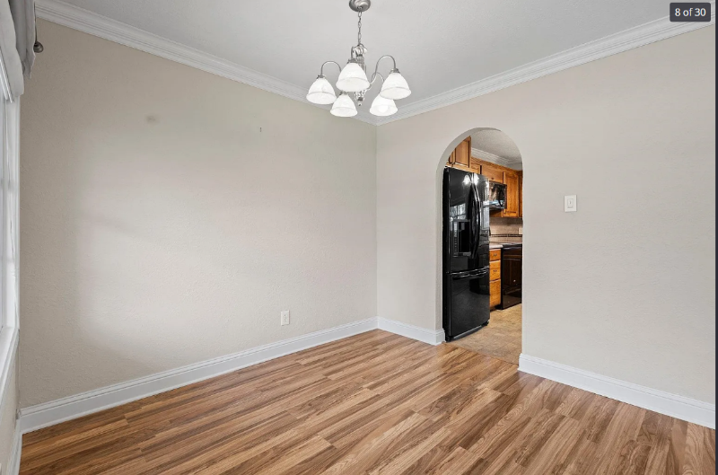 2102 Houston St - Photo 5 of 11