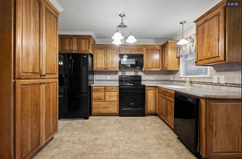 2102 Houston St - Photo 6 of 11