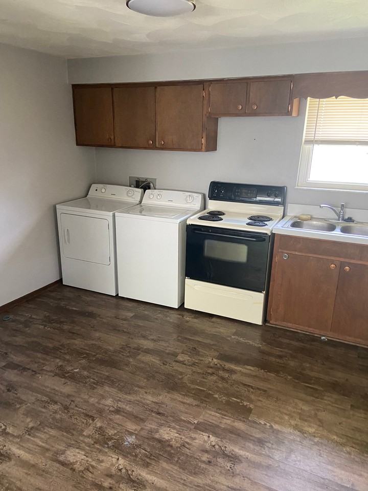 442 E Michigan St - Photo 5 of 12