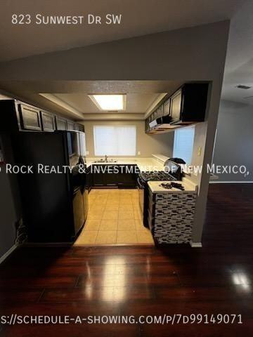 823 Sunwest Dr Sw - Photo 4 of 11