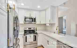 510 Camino De La Reina #304 - Photo 1 of 1