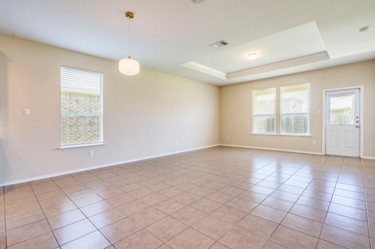 141 Marcheeta Way - Photo 2 of 29