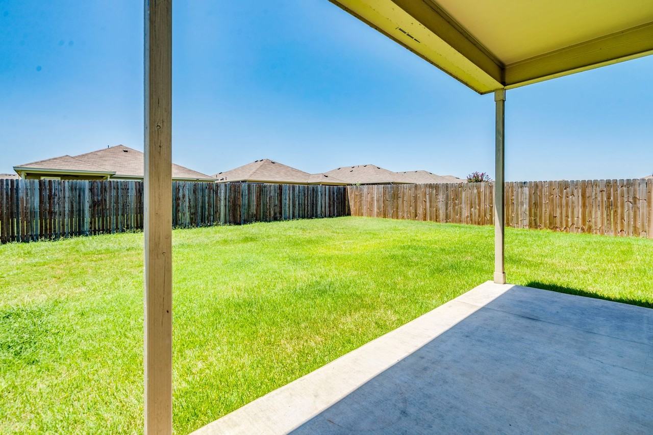 141 Marcheeta Way - Photo 3 of 29