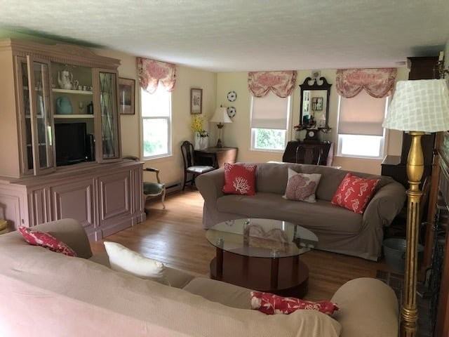 3 Towne St - Photo 2 of 10