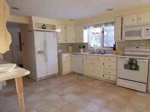 3 Towne St - Photo 3 of 10