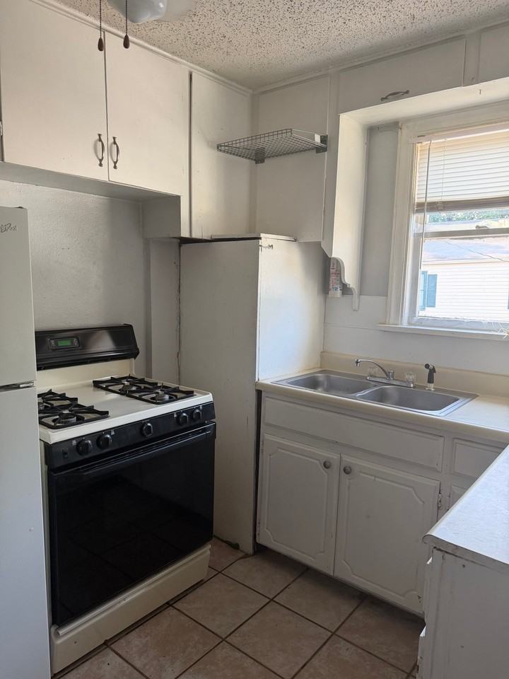 1117 Nw 38th St #1119A - Photo 5 of 17