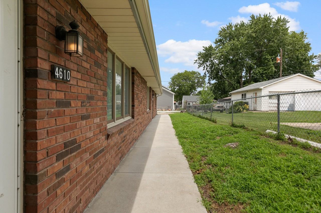 4608 Adams St - Photo 2 of 20