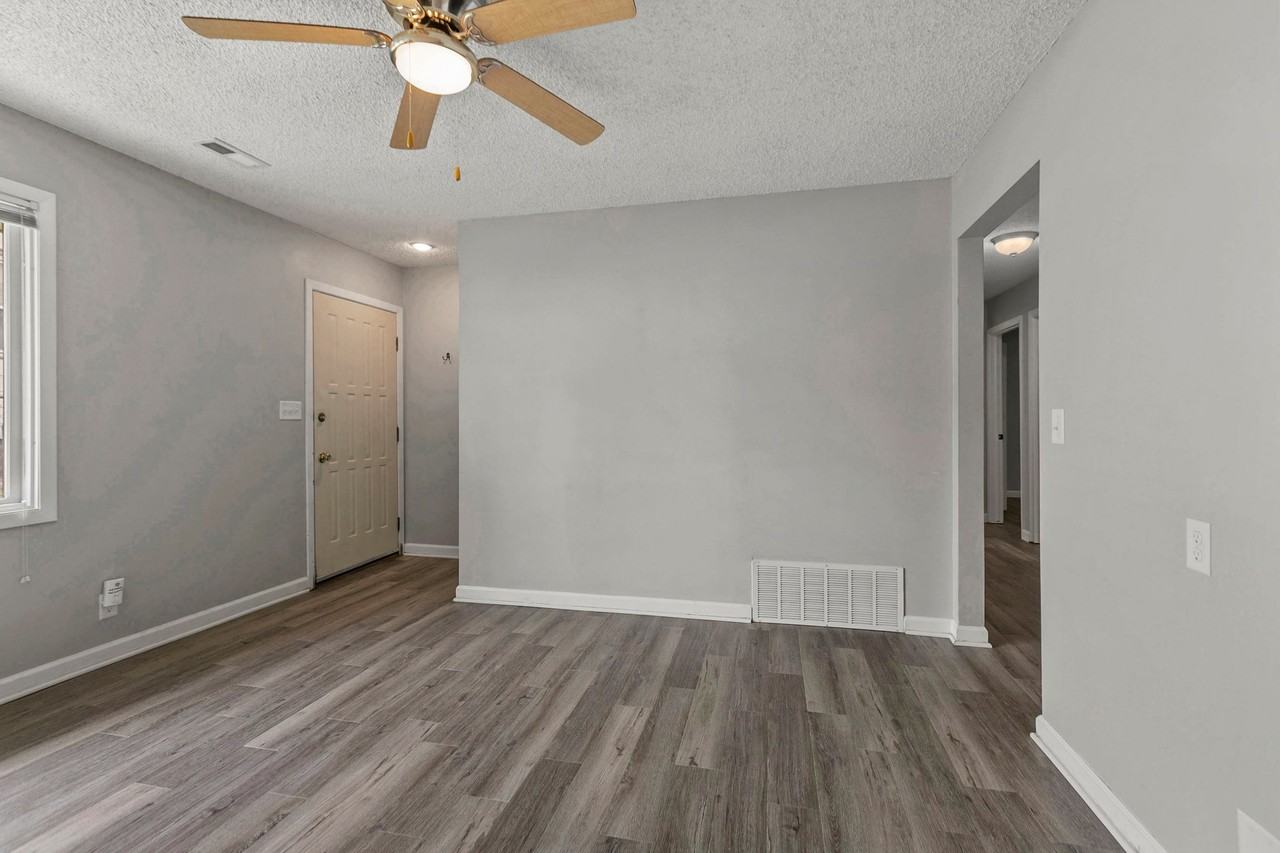 4608 Adams St - Photo 4 of 20