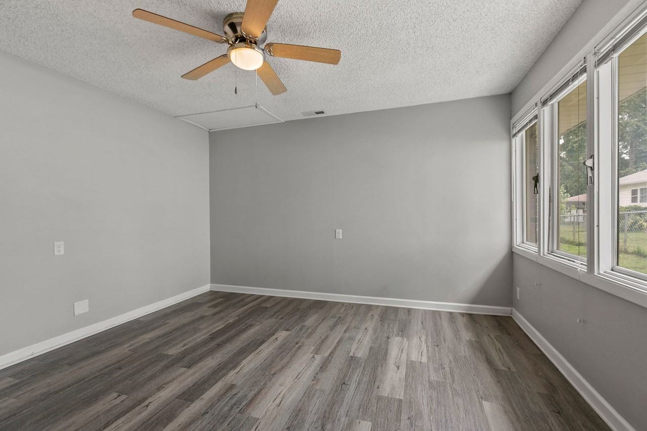 4608 Adams St - Photo 5 of 20
