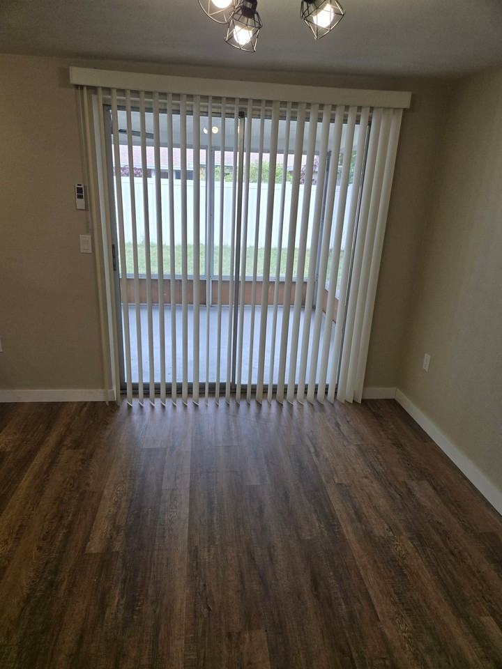 11230 Rhonda Ave - Photo 4 of 16
