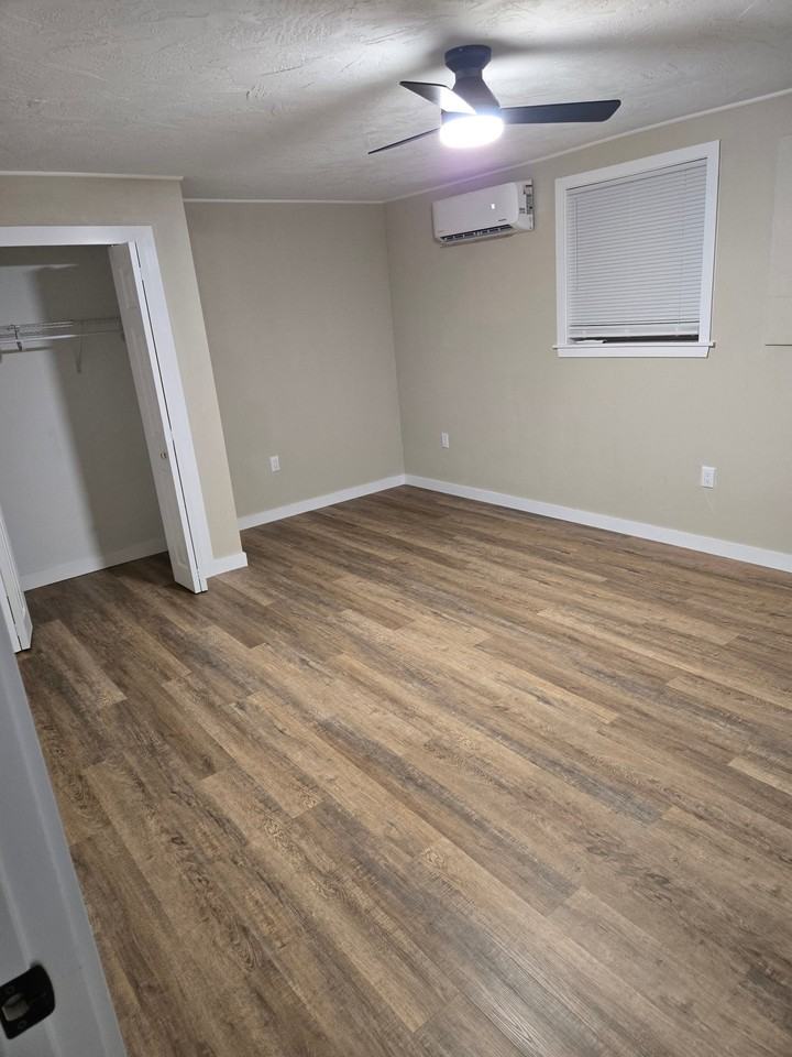 11230 Rhonda Ave - Photo 5 of 16
