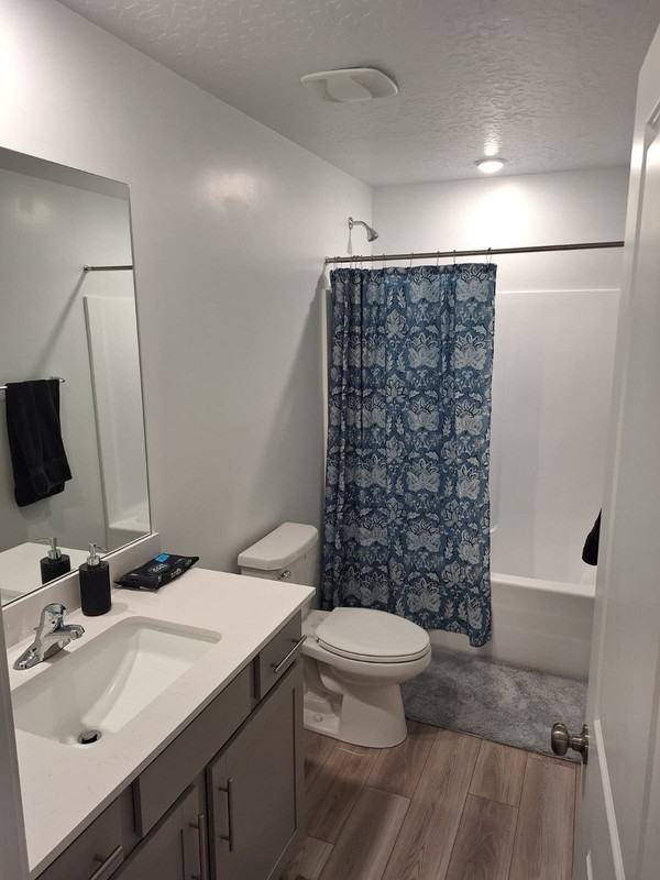 2058 S Sawmill Blvd - Photo 2 of 10
