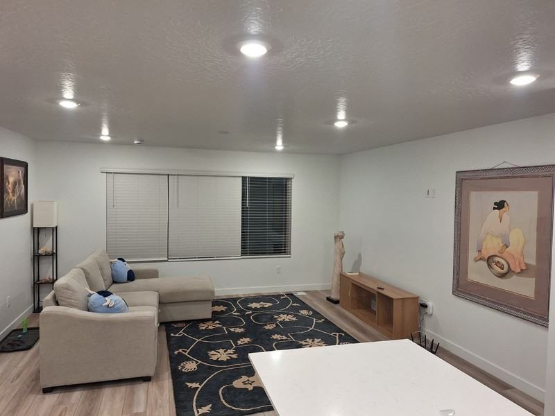 2058 S Sawmill Blvd - Photo 3 of 10