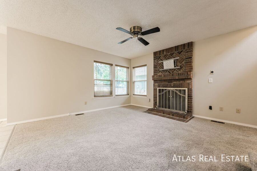 11513 Wray Ct - Photo 3 of 21