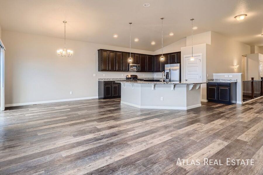 1841 Holloway Dr - Photo 2 of 16