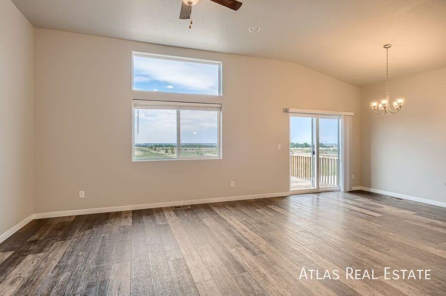 1841 Holloway Dr - Photo 3 of 16