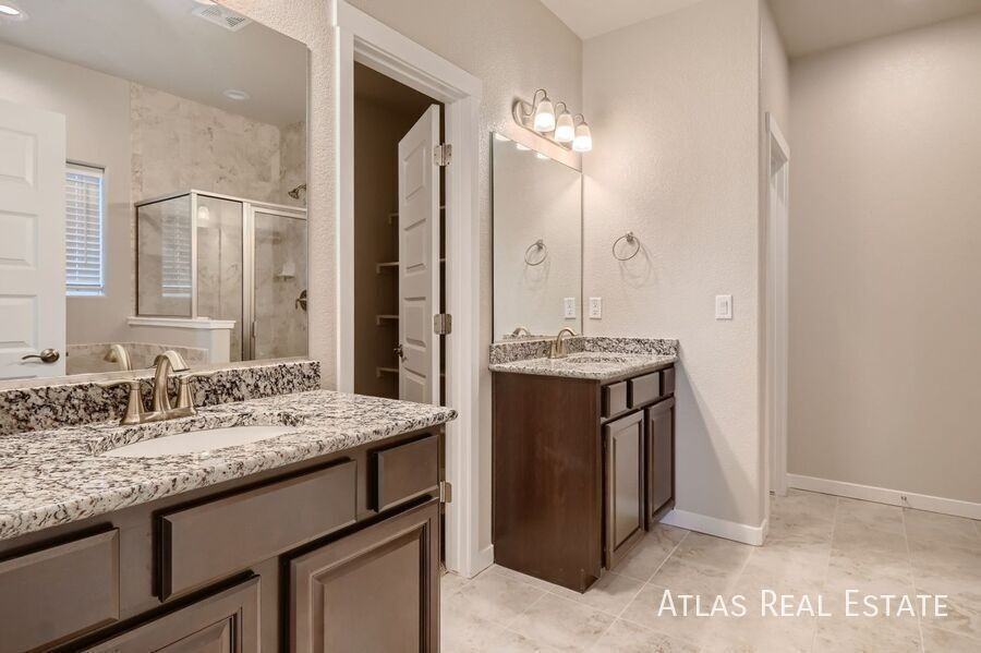1841 Holloway Dr - Photo 7 of 16