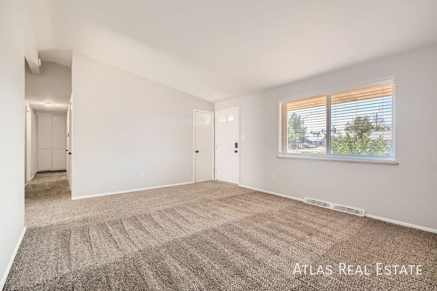 13493 E Tennessee Ave - Photo 2 of 16