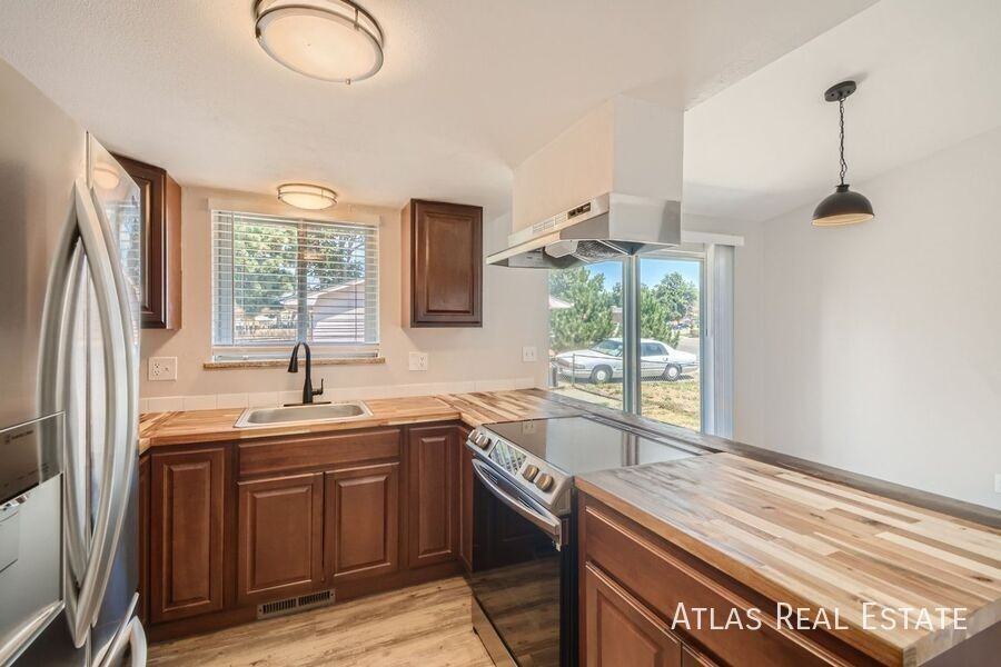 13493 E Tennessee Ave - Photo 4 of 16