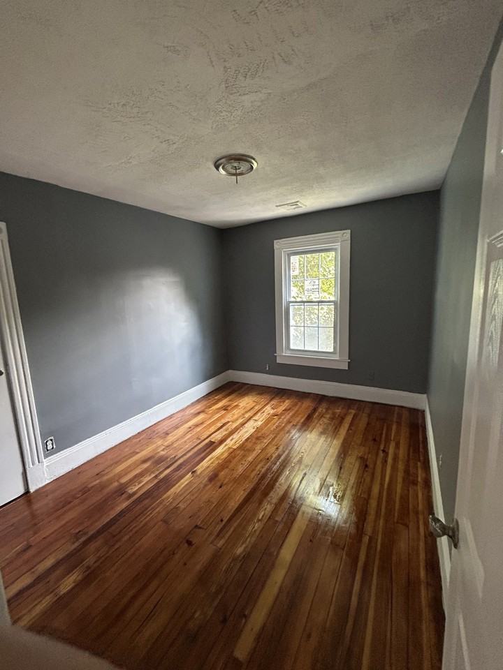 37 Wilmont St #3 - Photo 5 of 10