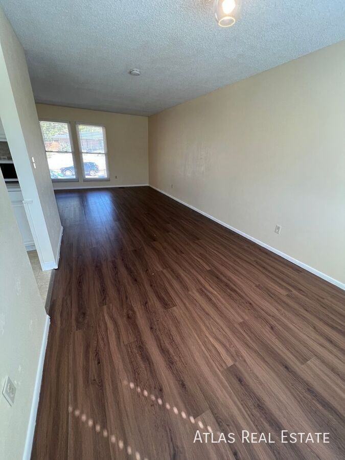5345 Waddell Ave - Photo 3 of 23