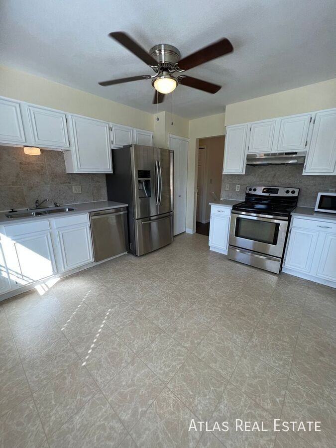 5345 Waddell Ave - Photo 4 of 23