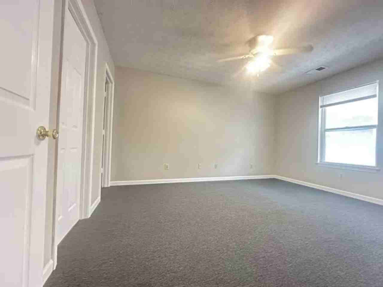 139 Macey Ave #L - Photo 3 of 21