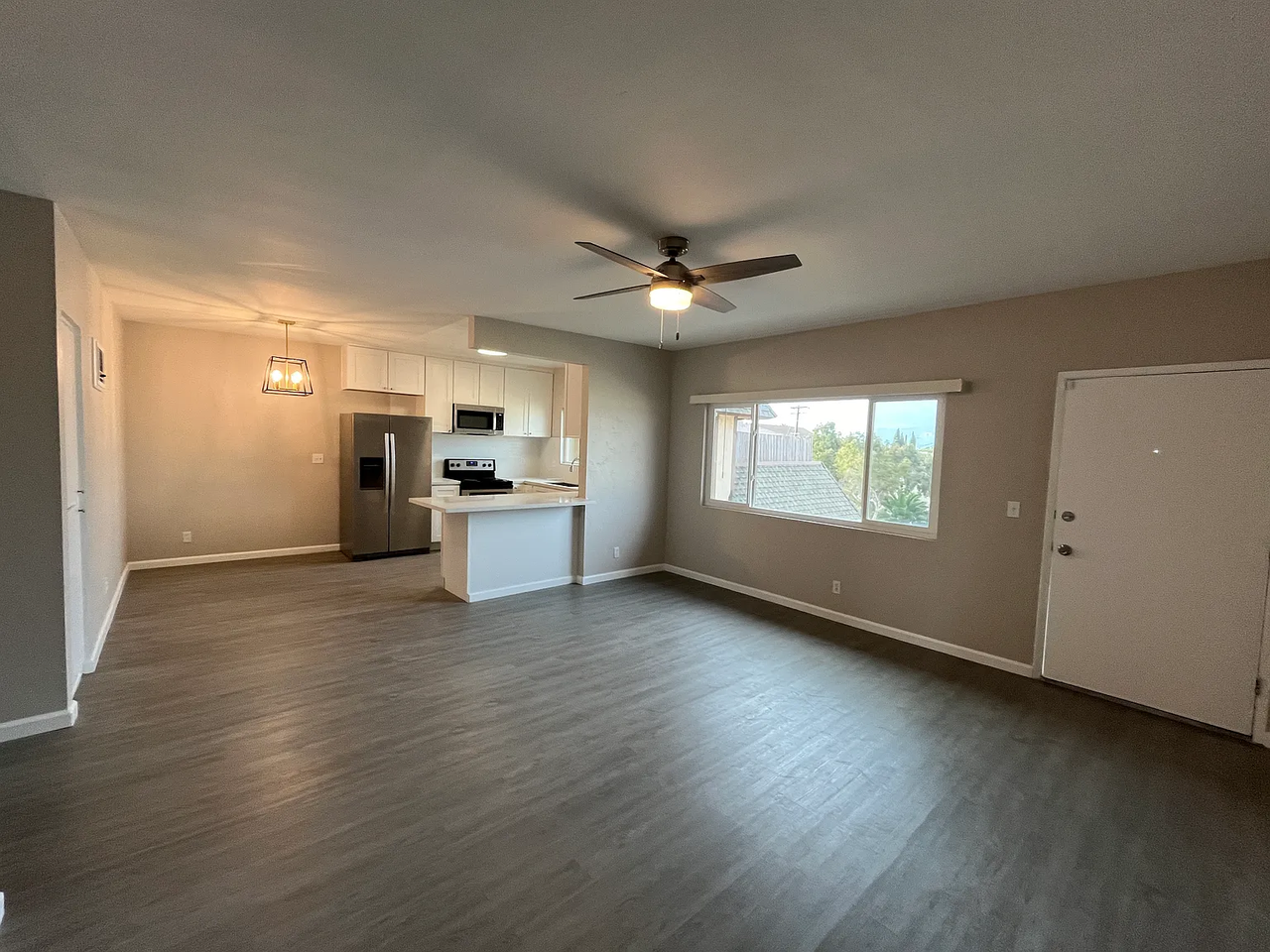 1821 E 17th St - Photo 4 of 13