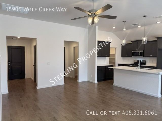 15905 Wolf Creek Way - Photo 5 of 32