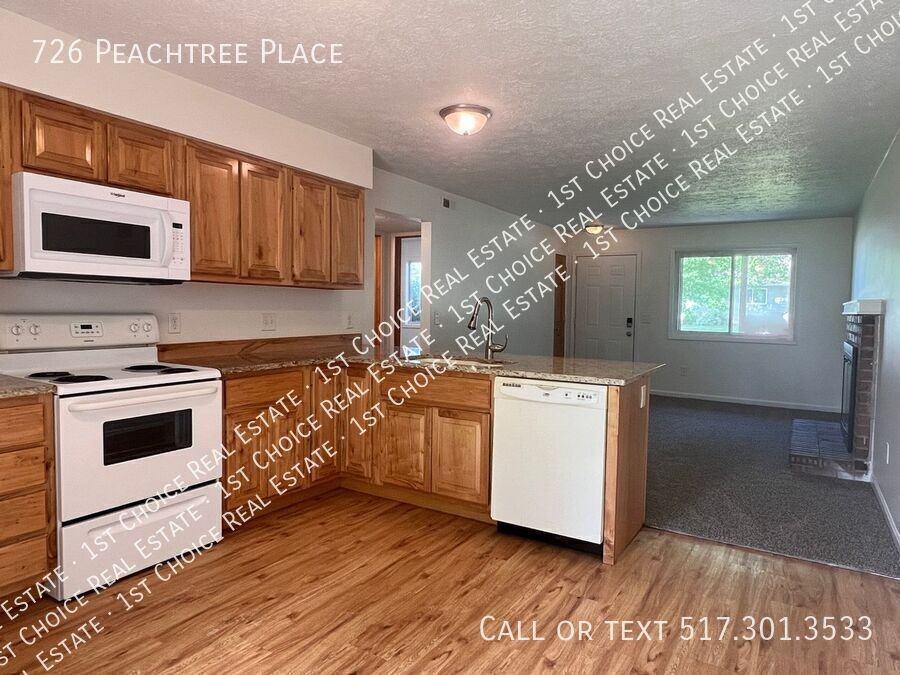726 Peachtree Pl - Photo 2 of 12