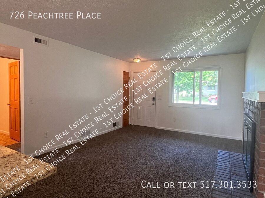 726 Peachtree Pl - Photo 3 of 12