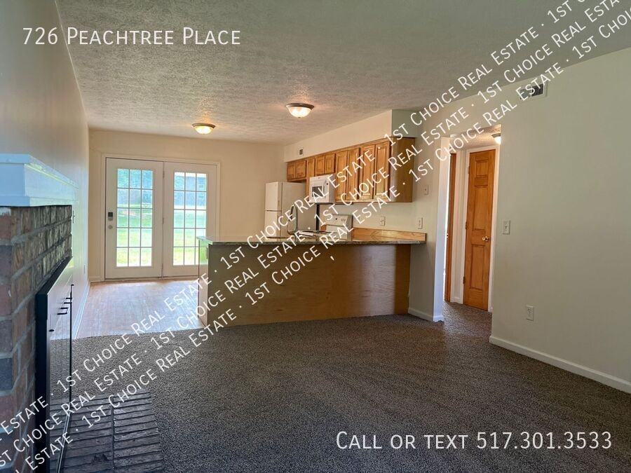726 Peachtree Pl - Photo 4 of 12