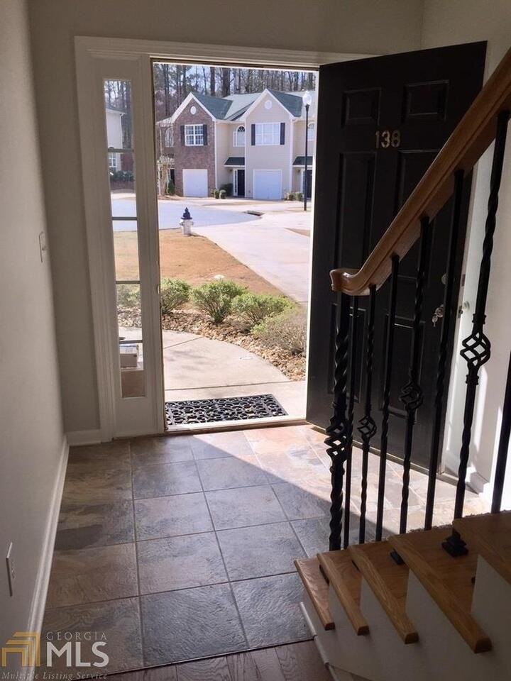 138 Creekwood Dr - Photo 2 of 16