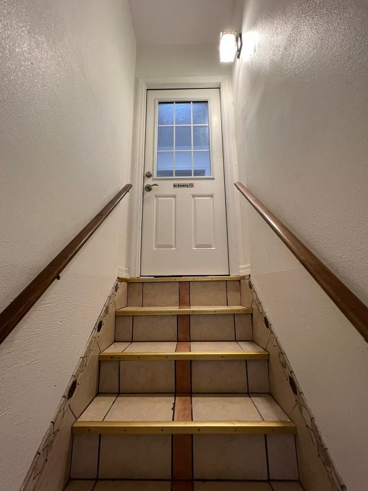 2540 Greenwood Dr - Photo 3 of 18