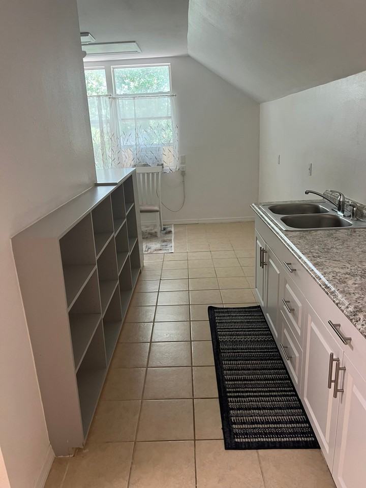 2540 Greenwood Dr - Photo 6 of 18