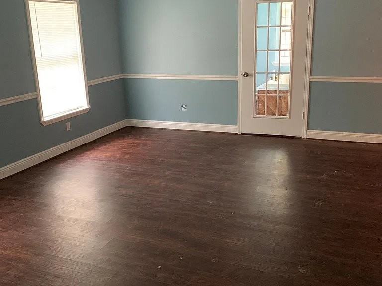 807 Phoenix Sq - Photo 7 of 14