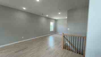 featured image of 565 E 24th St #2FL
