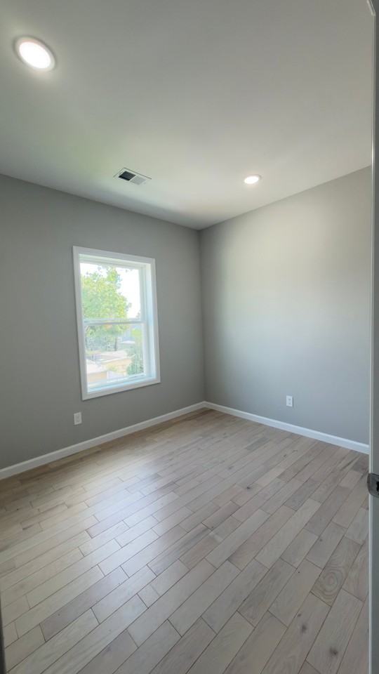 565 E 24th St #2FL - Photo 6 of 12