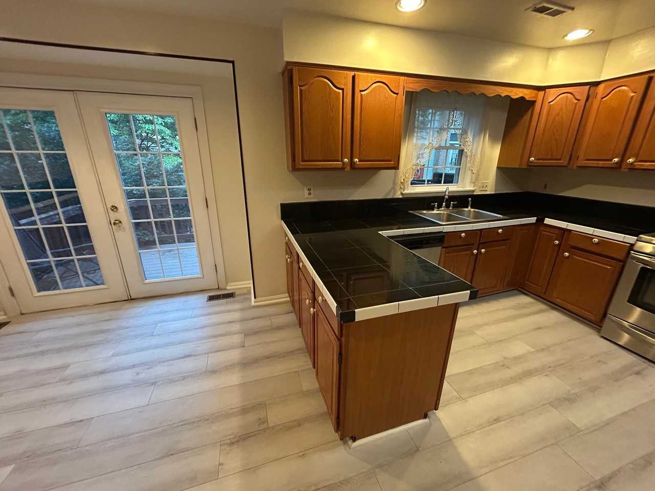 9685 Woodhenge Ct - Photo 3 of 36
