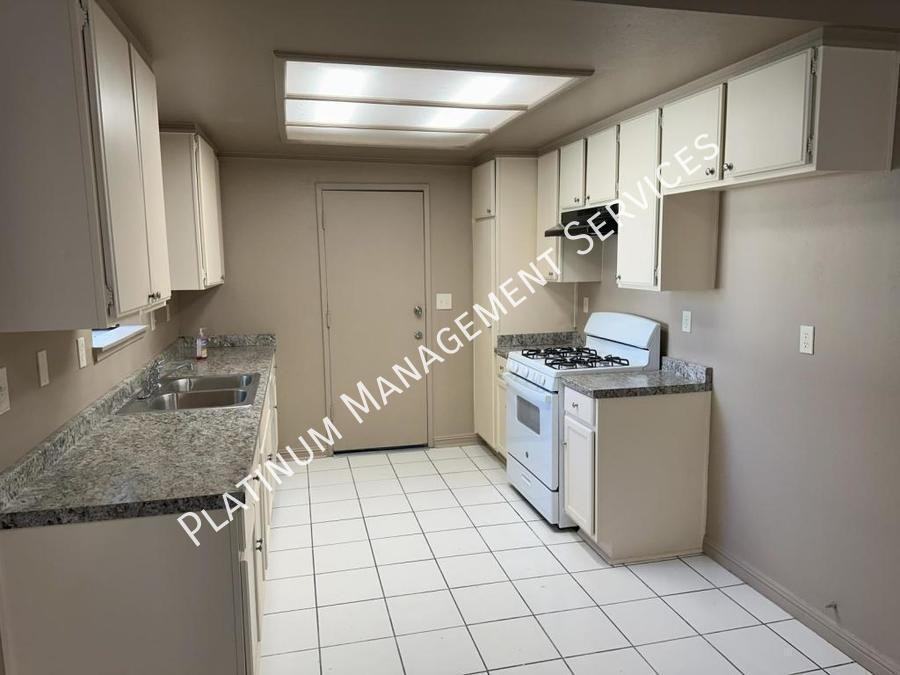 37609 15th St E - Photo 4 of 16